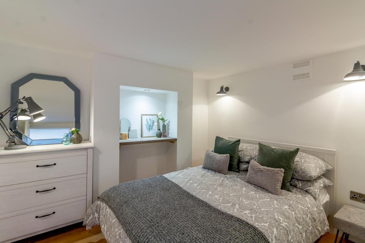 Beautiful 1 Bed Apartment In The Heart Of Matlock マトロック エクステリア 写真